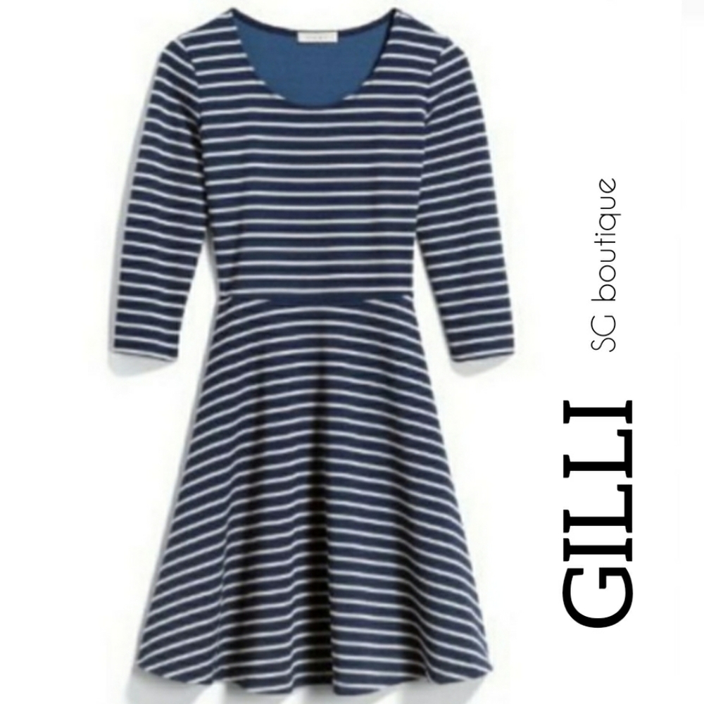 🆕⭐Gilli navy striped fit and flare dress
